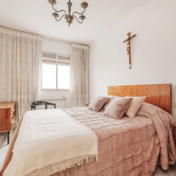 Elegant Textured Bedspread