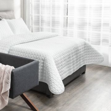 Elegant Textured White Bedspread